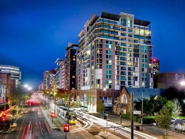Cbd 2Br Apartment At 96 North Tce - Free Parking أدليد 0*,  أستراليا